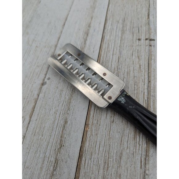 Vintage Crinkle Cutter Kitchen Utensil Black Handle 7 1/4" - Picture 6 of 6